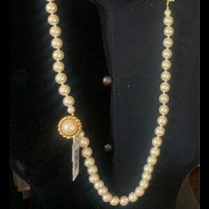 Vintage Gold Satin Tone CAROLEE Faux Pearl Beads Beaded Toggle clasp Necklace